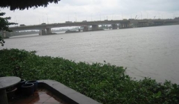 Phát hiện một thi thể nam giới bên cạnh bộ kích cá