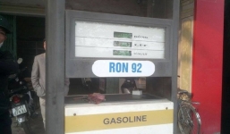 Tước giấy phép cửa hàng xăng dầu không hạ giá bán 