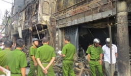 Khám nghiệm hiện trường, điều tra vụ cháy 8 căn nhà ở Sài Gòn