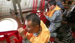 Một ngư dân đã phát hiện mảnh vỡ QZ8501 ngay hôm máy bay mất tích