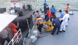 Máy bay QZ8501: 30 thi thể nạn nhân đã được tìm thấy