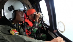 Chuyến bay QZ8501: Phát hiện 2 vật thể lớn ở độ sâu 30 mét