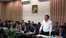 Bộ trưởng Thăng cảnh cáo, tổng thầu nhận lỗi, dân vẫn hoang mang