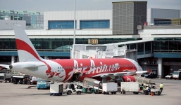 Máy bay AirAsia nổ động cơ ngay trước khi bay, hành khách 'bỏ chạy'