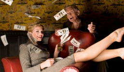 Kiều nữ “bẫy tình” đại gia chiếm đoạt 17 tỷ đồng