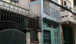 Lá thư tuyệt mệnh bên cạnh đôi vợ chồng gục trên vũng máu