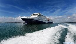 Trung Quốc ngang nhiên đưa tàu tiếp tế lớn ra Hoàng Sa