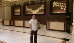 Chân dung đại gia, bác sĩ thẩm mỹ tuyên bố yêu Angela Phương Trinh 