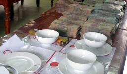 Hải Phòng: 100 trinh sát đột kích 'công ty' cờ bạc trong nghĩa trang