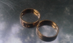 Công ty vàng của Đại gia Hùng “Cửu Long” dính bê bối tặng vàng giả