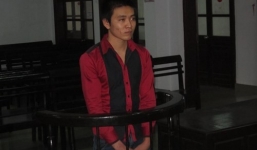 Cướp giật, nam sinh nhảy xuống biển trốn truy đuổi