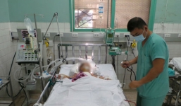 Cứu sống bé trai bị bố đẻ hành hung trọng thương