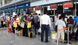 Giám sát an ninh 1 năm hai hành khách dọa có mìn trong hành lý