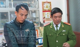 'Cuỗm' 60 điện thoại di động và hơn 50 triệu đồng của cửa hàng điện thoại