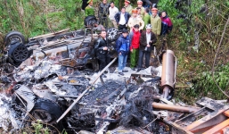 Xe CSGT bị xe đầu kéo tông xuống vực sâu, 1 người thiệt mạng