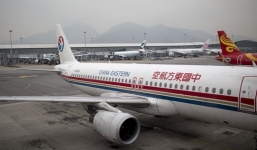 25 hành khách bị bắt vì mở cửa thoát hiểm máy bay