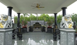 Đại gia chi chục tỷ xây mộ đá thiên thạch… chờ chết