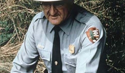 Người đàn ông 'cao số' bị sét đánh 7 lần không chết