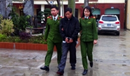 Để có tiền trả nợ, đánh cắp 2 tấn vải may mặc