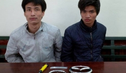 Bắt quả tang hai thanh niên đi trộm logo xe sang