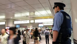 Gọi cho cảnh sát vì toilet hết giấy vệ sinh