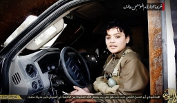 Lan truyền bức ảnh gây sốc về kẻ đánh bom liều chết trẻ nhất IS