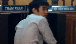 Gã trai dụ dỗ hai bé gái vào khách sạn rồi về quê đầu thú