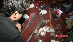 Thu giữ súng ngắn, lựu đạn trong nhà ông 'trùm' ma túy