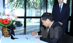 Thứ trưởng Bộ Ngoại giao chia buồn sau vụ khủng bố ở Pháp