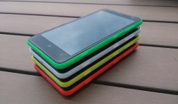 'Dế' Windows Phone rẻ nhất của Microsoft sẽ có mặt cuối tháng 1?