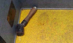 Tài xế xe bus bị ném lựu đạn vì dừng sai vị trí