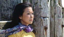 Danh ca Khánh Ly không thể về nước thực hiện liveshow vì chồng qua đời