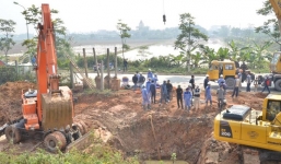 Đường ống nước sạch Sông Đà lại vỡ, 70.000 hộ dân thiếu nước