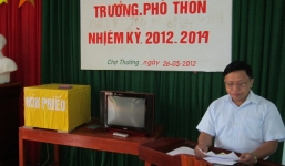 Bầu chức trưởng thôn, cả làng vác đơn đi tố cáo