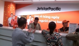 Trễ gần 9 tiếng, hành khách Jestar Parcific bức xúc đòi lại tiền