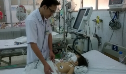 Sặc thạch rau câu, bé 2 tuổi nguy kịch