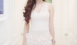 Mai Phương Thúy trắng nõn đọ sắc cùng đàn chị Thanh Mai