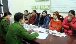 Hà Tĩnh: Bắt 5 phụ nữ đánh bạc dưới hình thức ghi lô đề