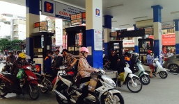 Giá xăng giảm gần 1.900 đồng, còn 15.670 đồng/lít