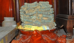 “Choáng” với 6 tấn tiền cổ trong kho nhà đại gia Bắc Ninh