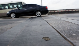 Khắc phục xong sự cố khe co giãn trên cầu Thăng Long trước Tết 