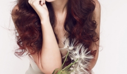 Ngắm trọn bộ ảnh mới đầy quyến rũ của Hoa hậu Mai Phương Thúy