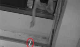 Singapore: Bị phạt 315 triệu đồng vì vứt mẩu thuốc lá bừa bãi