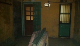 Hà Nội: Người đàn ông chết bất thường trong phòng với nhiều vết thủng lạ