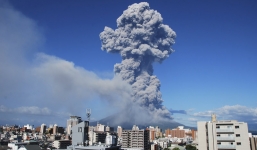 Clip: Cận cảnh cột khói khổng lồ 9000m giữa bầu trời Trung Mỹ