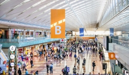 Tiếp viên hàng không Nhật bán dâm cho phi công vì lương thấp?