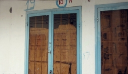 Bắt vợ thừa nhận ngoại tình còn ra tay sát hại trước mặt con thơ