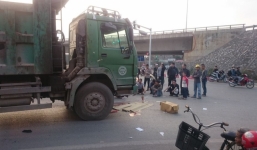 Xe tải cuốn xe đạp vào gầm, một phụ nữ tử vong tại chỗ