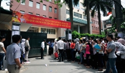 Thi tuyển công chức ở Hà Nội: Lo ngại 'ngăn sông cấm chợ'!?