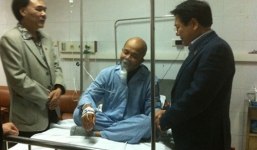 Hán Văn Tình cảm động trước sự quan tâm của Thứ trưởng Bộ VH-TT&DL